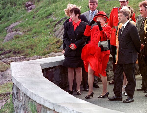 Королева Великобритании Елизавета II во время посещения Атлантического океана, 1997 год - 俄罗斯卫星通讯社