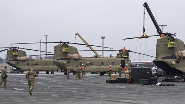 Военная техника США во время перевозки в Бремерхафене, Германия - 俄罗斯卫星通讯社
