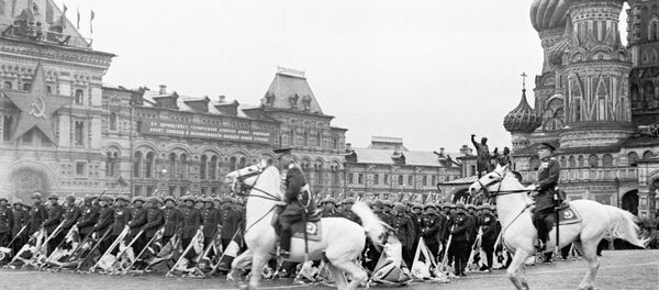 Парад на Красной площади в Москве в 1945 году - 俄羅斯衛星通訊社
