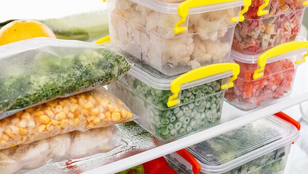 Контейнеры с продуктами в холодильнике - 俄罗斯卫星通讯社