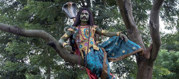 印度攝影師Santanu Dey的作品《bahurupi的千面人》。 - 俄羅斯衛星通訊社