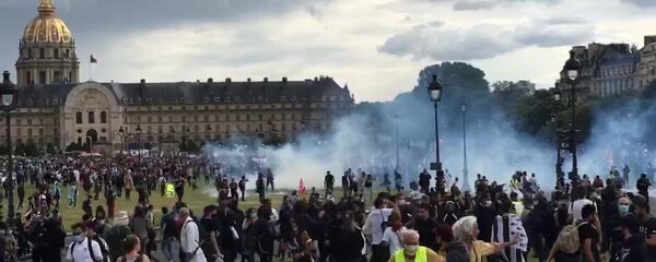 Акция протеста медицинских работников в Париже - 俄羅斯衛星通訊社