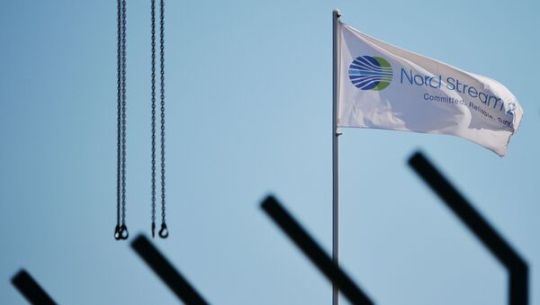 Флаг с символикой компании Nord Stream 2 AG, ведущей строительство газопровода Северный поток-2 в Германии - 俄羅斯衛星通訊社