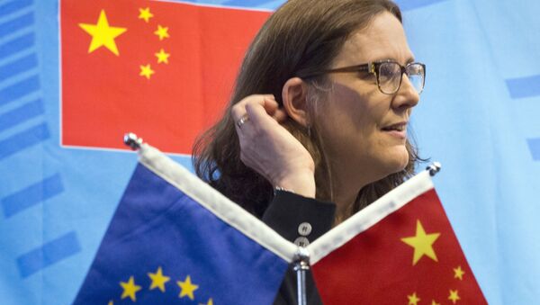 Комиссар ЕС по торговле Сесилия Мальмстрем выступает в Университете международного бизнеса и экономики в Пекине - 俄罗斯卫星通讯社