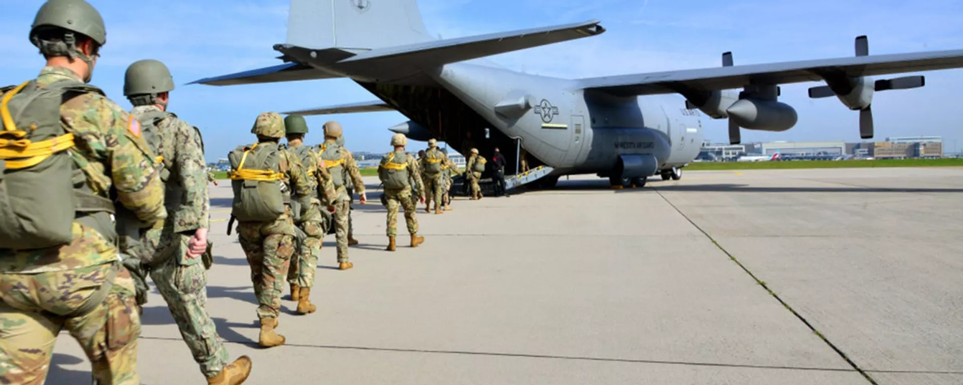 德國國防部擔心幾名前德國空軍叛國，他們在中國擔任培訓戰鬥機飛行員教官 - 俄羅斯衛星通訊社, 1920, 09.08.2020