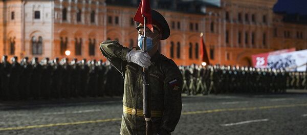 Ночная репетиция парада к 75-летию Победы на Красной площади в Москве - 俄罗斯卫星通讯社