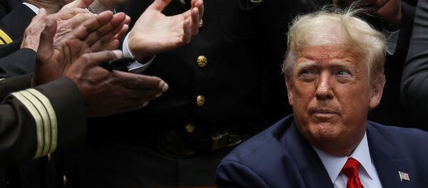 Президент США Дональд Трамп после подписания распоряжения о реформе полиции в Розовом саду Белого дома США - 俄罗斯卫星通讯社