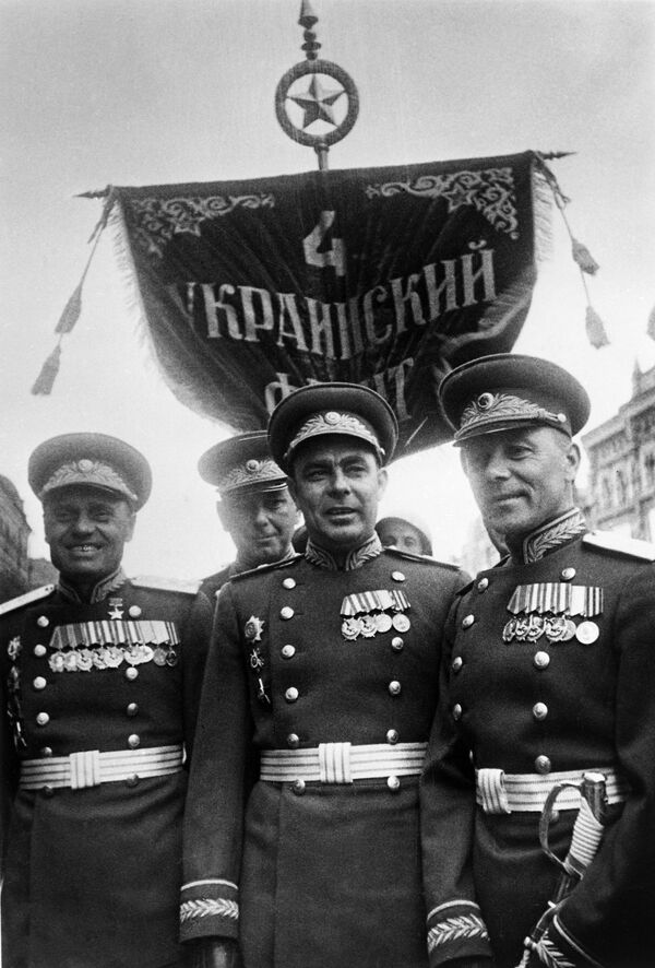 紅場勝利日閱兵參與者，1945年6月24日 - 俄羅斯衛星通訊社