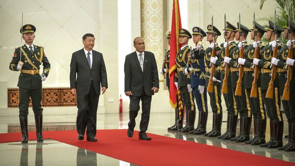 Председатель КНР Си Цзиньпин и Президент Кирибати Танети Маамау  - 俄羅斯衛星通訊社