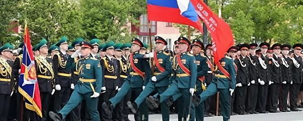 Военный парад в честь 75-летия Победы в Великой Отечественной войне состоялся в  Южно-Сахалинске - 俄羅斯衛星通訊社