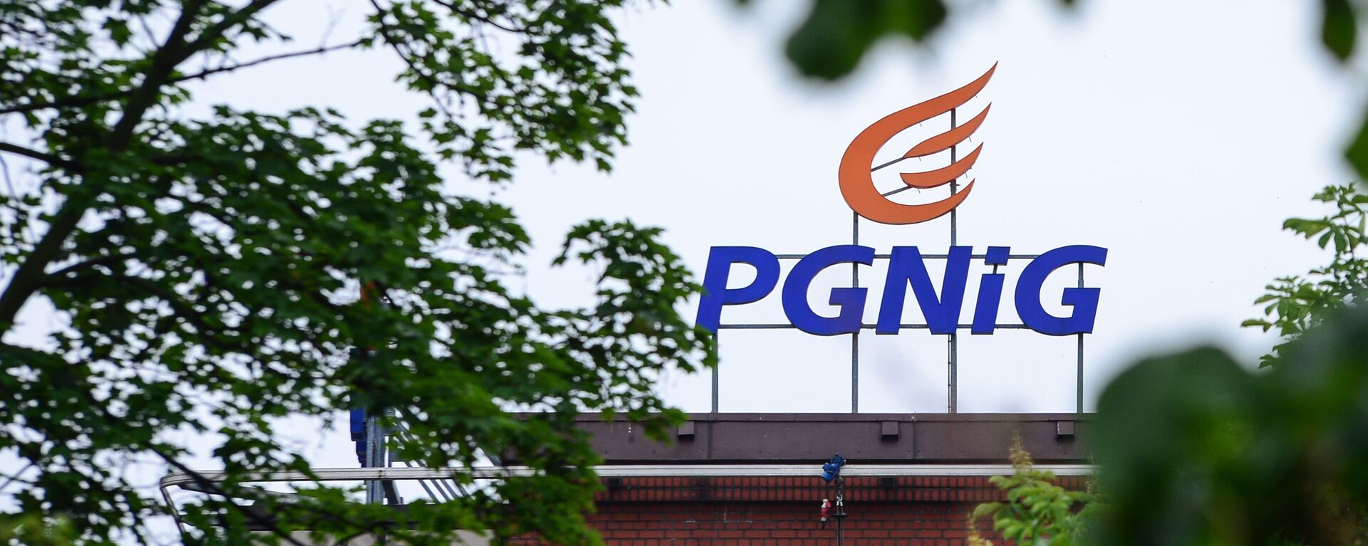 Логотип на здании нефтегазовой компании PGNiG в Варшаве - 俄罗斯卫星通讯社, 1920, 01.10.2022