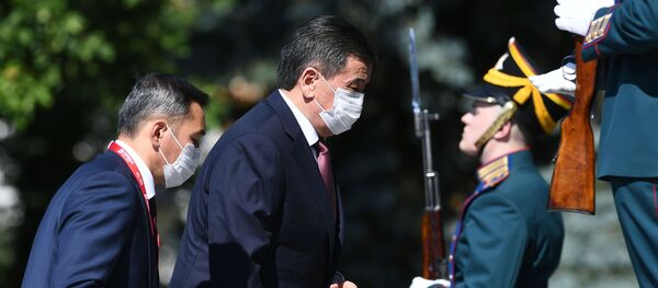 Президент Киргизии Сооронбай Жээнбеков прибыл в Кремль перед началом парада Победы Президент Киргизии Сооронбай Жээнбеков прибыл в Кремль перед началом парада Победы - 俄罗斯卫星通讯社