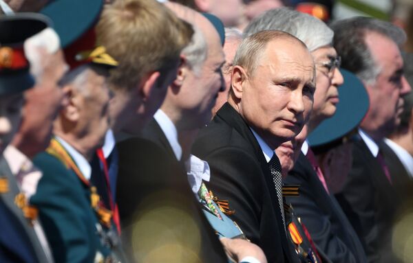 俄总统普京在纪念伟大卫国战争75周年的阅兵式上 - 俄罗斯卫星通讯社