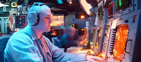 Панель управления системой Aegis на борту ракетного крейсера типа Тикондерога USS Normandy ВМС США - 俄羅斯衛星通訊社
