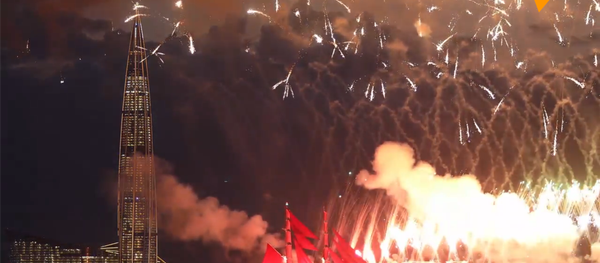 聖彼得堡燃放煙花 慶祝紅帆節 聖彼得堡燃放煙花 慶祝紅帆節 - 俄羅斯衛星通訊社