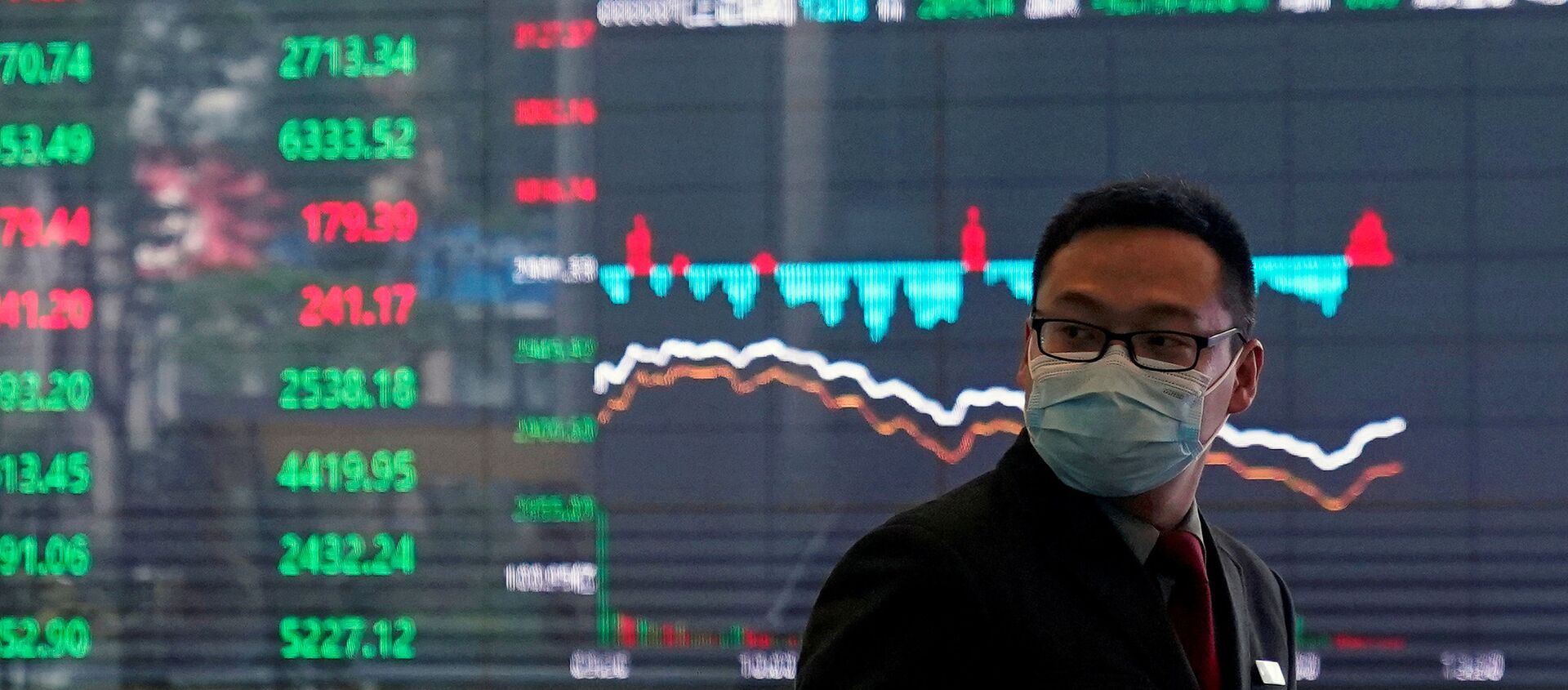 Мужчина на фоне Шанхайской фондовой биржи - 俄罗斯卫星通讯社, 1920, 11.03.2021