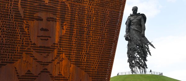 Церемония открытия Ржевского мемориала Советскому солдату. Церемония открытия Ржевского мемориала Советскому солдату. - 俄罗斯卫星通讯社