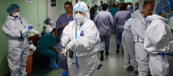 Медицинские работники в зеленой зоне госпиталя COVID-19 городской клинической больницы № 15 имени О. М. Филатова в Москве - 俄罗斯卫星通讯社