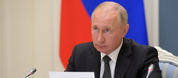 30 июня 2020. Президент РФ Владимир Путин во время видеоконференции по случаю открытия в Дагестане, Воронежской и Пензенской областях медицинских центров Министерства обороны РФ для оказания помощи больным новой коронавирусной инфекцией. 30 июня 2020. Президент РФ Владимир Путин во время видеоконференции по случаю открытия в Дагестане, Воронежской и Пензенской областях медицинских центров Министерства обороны РФ для оказания помощи больным новой коронавирусной инфекцией. - 俄羅斯衛星通訊社