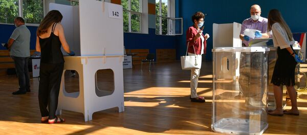 Голосование по внесению поправок в Конституцию РФ в Москве - 俄羅斯衛星通訊社