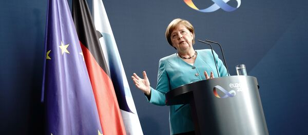 Ангела Меркель с главой Европейской комиссии Урсулой фон дер Ляйен во время онлайн-конференции. 2 июля 2020 Ангела Меркель с главой Европейской комиссии Урсулой фон дер Ляйен во время онлайн-конференции. 2 июля 2020 - 俄羅斯衛星通訊社