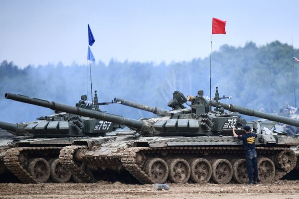 莫斯科州“冬季两项”全军竞赛最后阶段T-72坦克手在射击场上 - 俄罗斯卫星通讯社