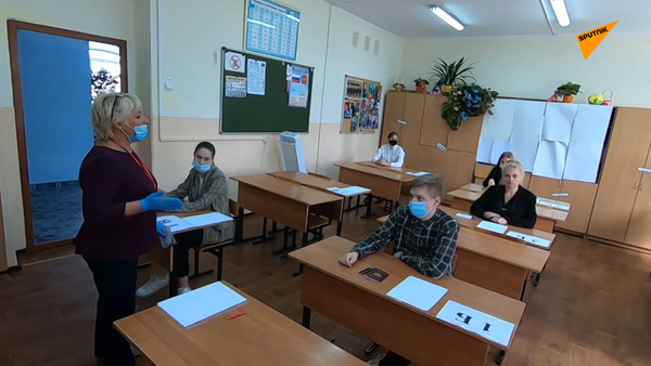 俄羅斯學校畢業生進行國家統一考試的首場考試 - 俄羅斯衛星通訊社